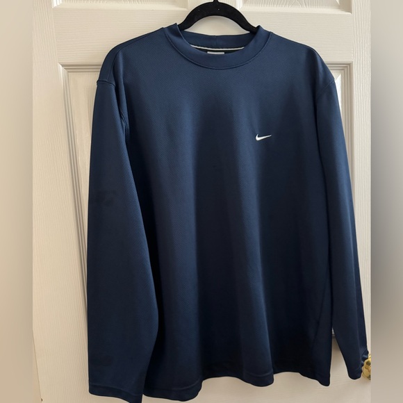 Nike - Men's Long Sleeve Tee in Navy - Picture 3 of 7
